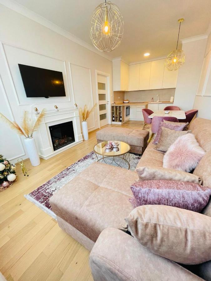 Stan Na Dan "Apartman Purple" Apartment Banja Luka Exterior foto