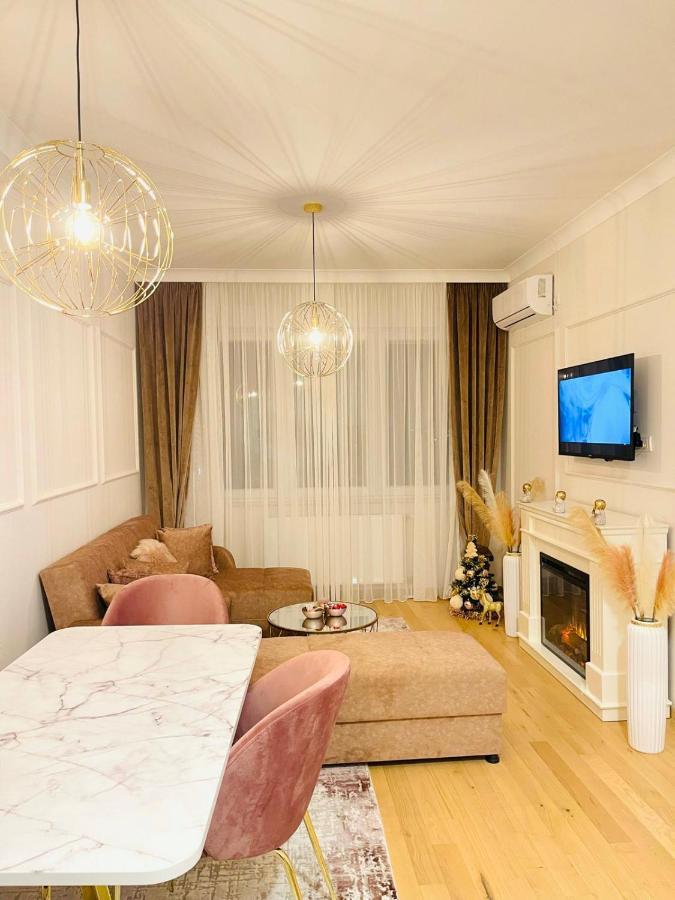 Stan Na Dan "Apartman Purple" Apartment Banja Luka Exterior foto