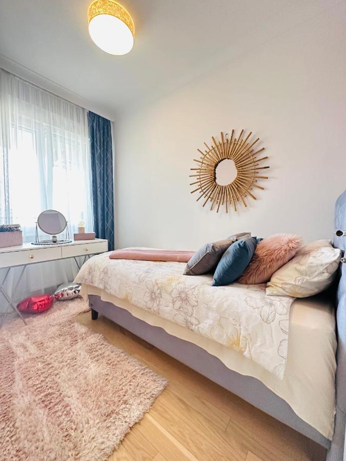 Stan Na Dan "Apartman Purple" Apartment Banja Luka Exterior foto